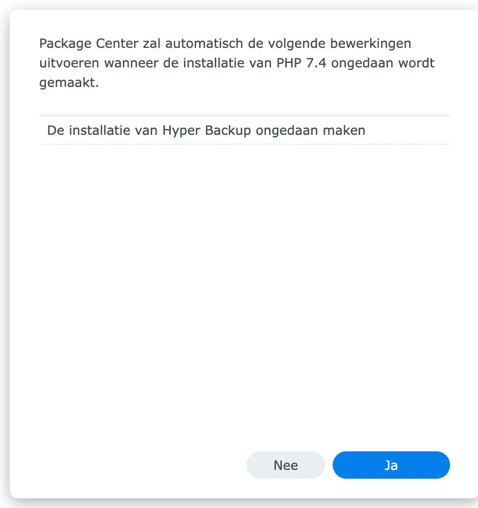 Package Center message, in Dutch: uninstalling PHP 7.4 also uninstalls Hyper Backup